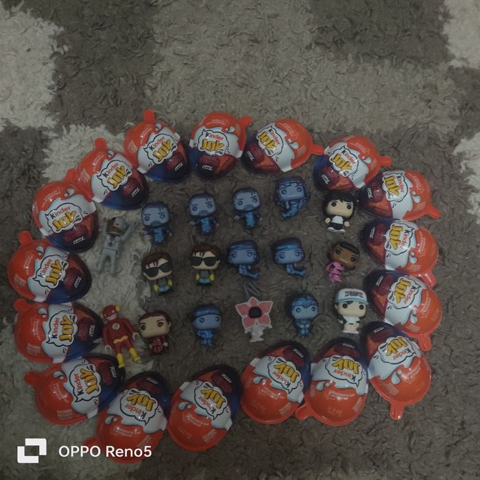 Kinder очень странные дела