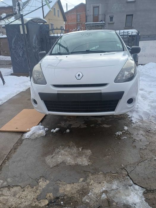 Ляв фар за рено клио 3  1 .5дци фейслифт