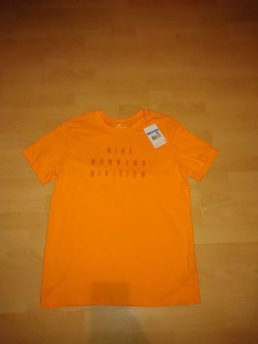 Тениска на Nike.