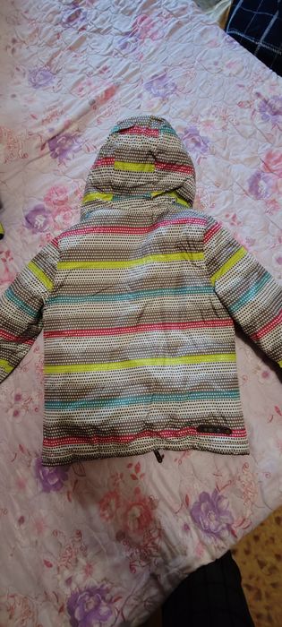 Куртки на девочку