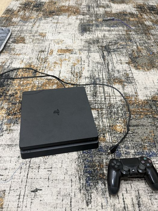 Ноутбук и playstation 4 slim