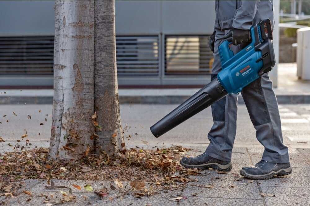 ПРОМОЦИЯ!Акумулаторна въздуходувка GBL 18V-750 Solo Bosch