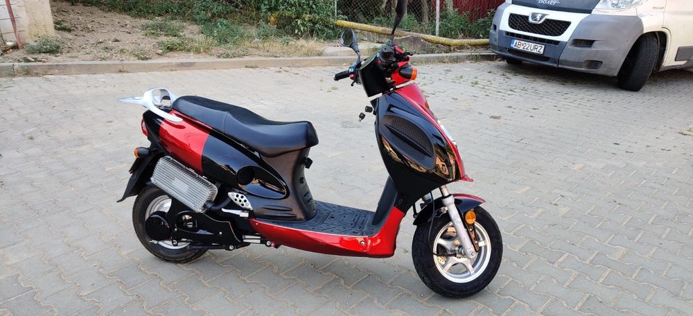 Vand scuter electric