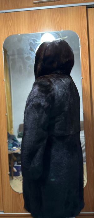 Продам норковую шубу