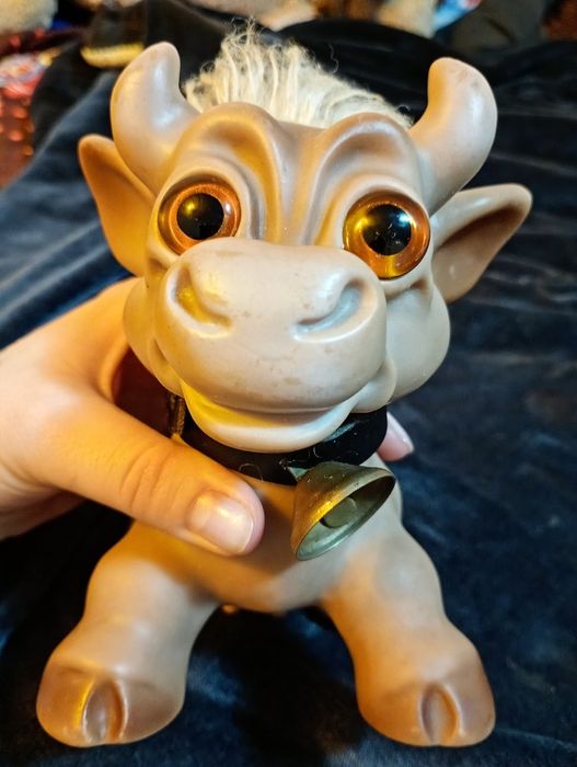 Thomas dam cow vintage