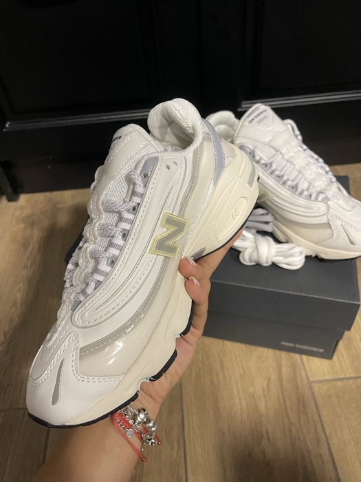 New Balance 1000