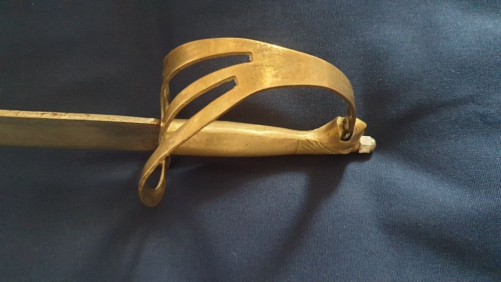 Индийска сабя с кожена дръжка и .Индийска сабя с  месингова дръжка