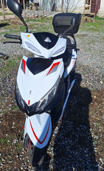 Продаётся Мопед, мотоцикл, скутер.