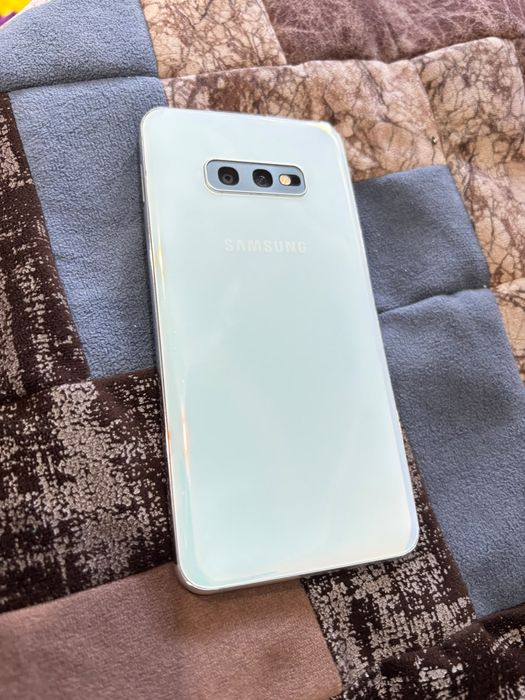 Самсунг s10e продам