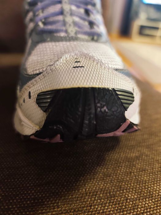 Дамски маратонки ASICS GEL-Trail Lahar GTX (GORE-TEX).