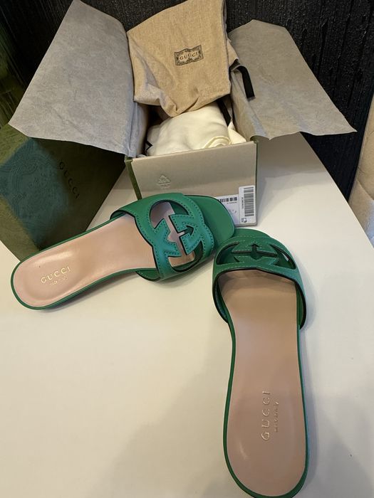 Gucci slide sandal interlocking G