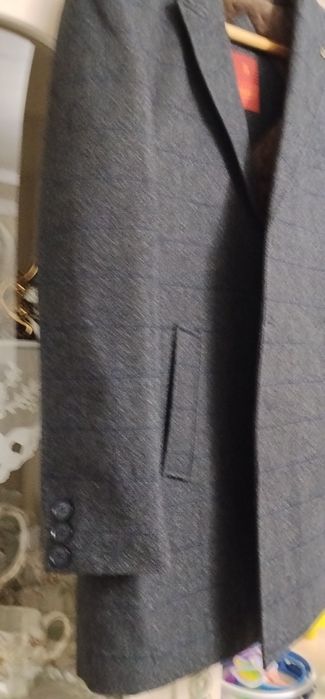 Мужской пальто S  М  размер овый только бирки нет молодежный теплый