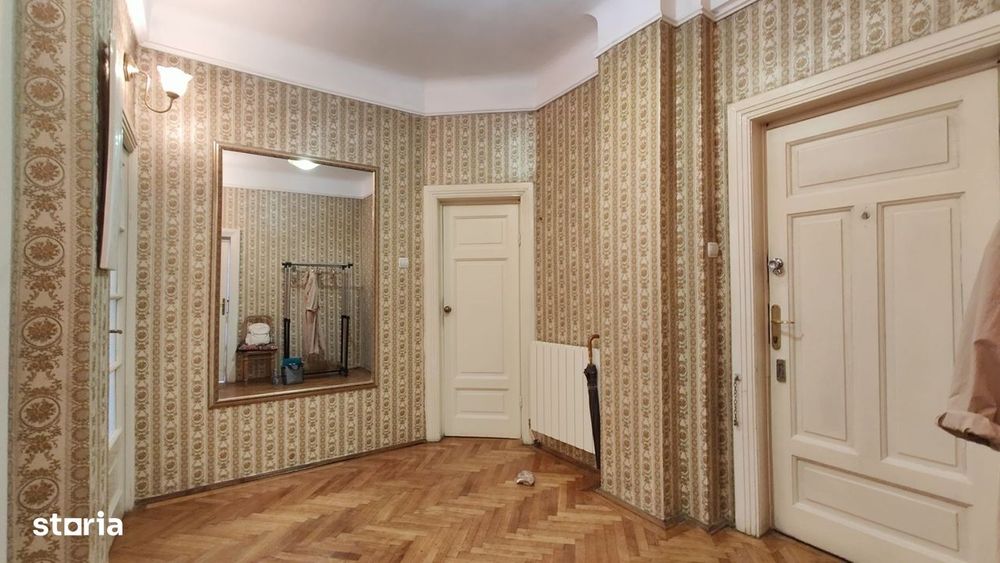Apartament interbelic elegant cu terasă, pe Vasile Lascăr – lângă Daci