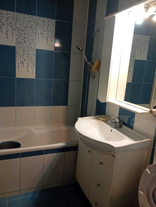 Inchiriez apartament