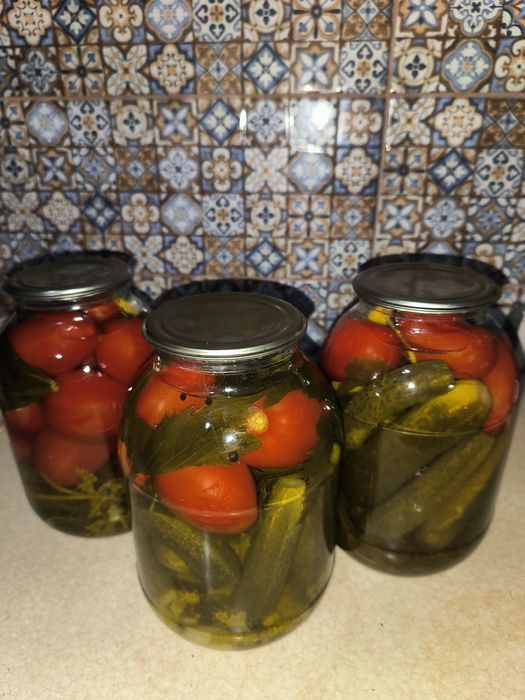 маринованные огурцы /помидоры