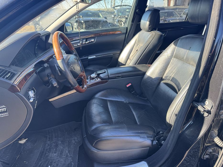 Мерцедес  W221  S500 2010 Г само на части