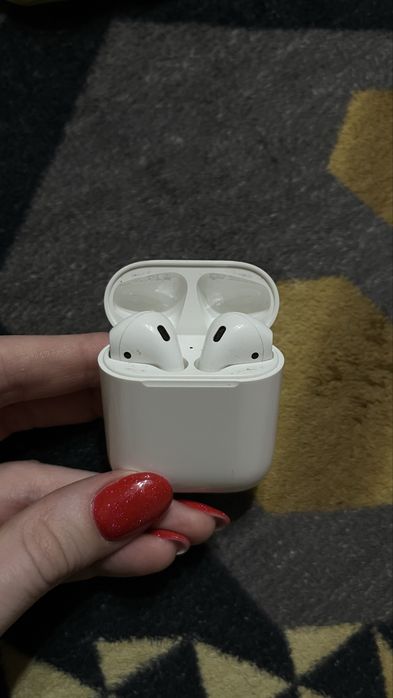 Наушники Airpods