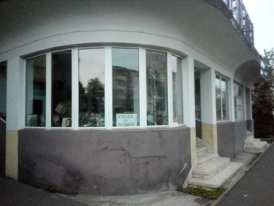 Spatiu comercial + apartament anexat