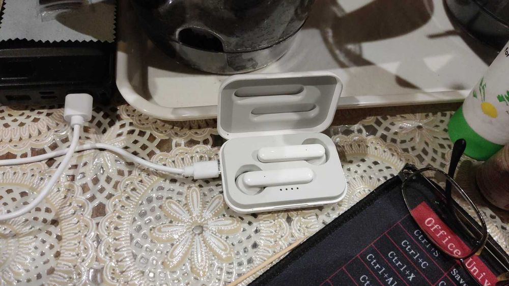 Безжични слушалки TRUST Primo TOUCH / HEADPHONES earbuds