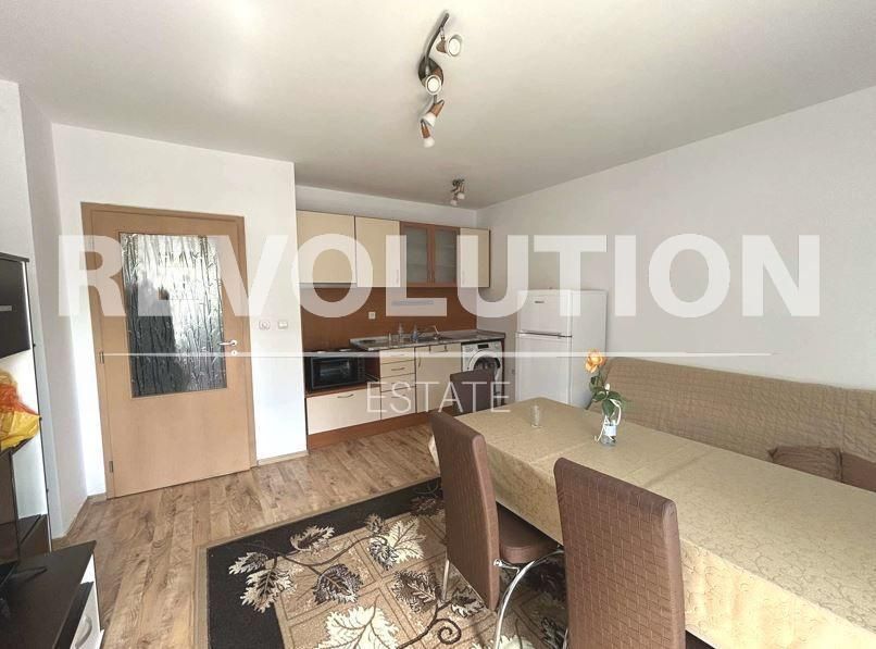 Дава се под наем Двустаен апартамент в Варна, Колхозен пазар - 52 кв.м за 398.82 € - Снимка #1