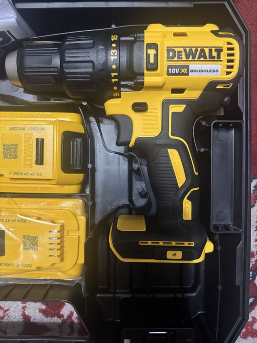 Bormaşina DEWALT