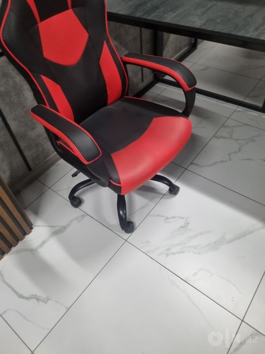 Gamer kreslo sotiladi
