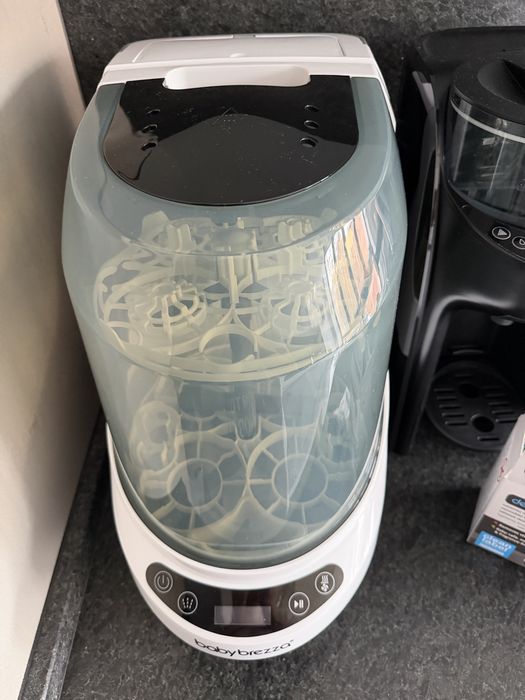 Машина за миене, стерилизиране и подсушаване Baby brezza