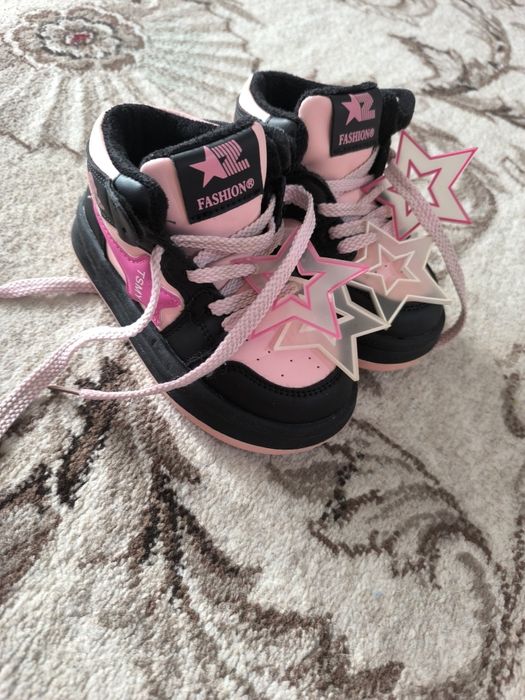 Продам в идеальном состоянии детские кросовки