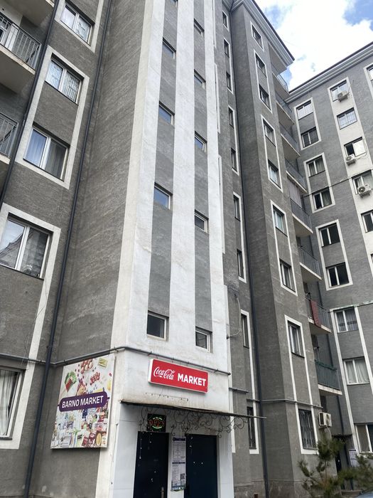 Döm srochna sotiladi 10.000$