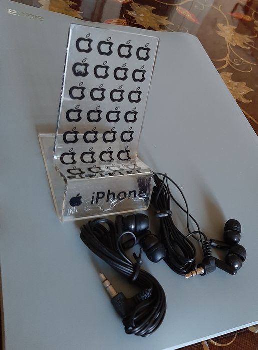 Наушники, Подставка для телефона!