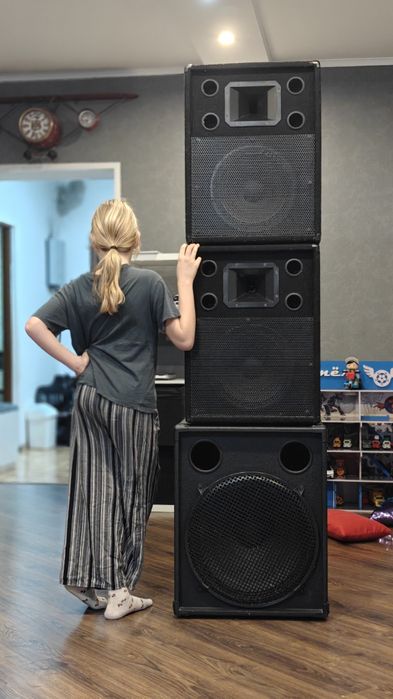 Полный комплект. ККолонки, буфер, усилитель Yamaha, микрофон, микшер.