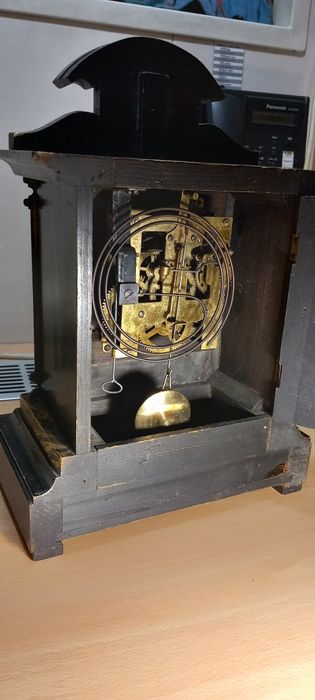 Стар античен  часовник