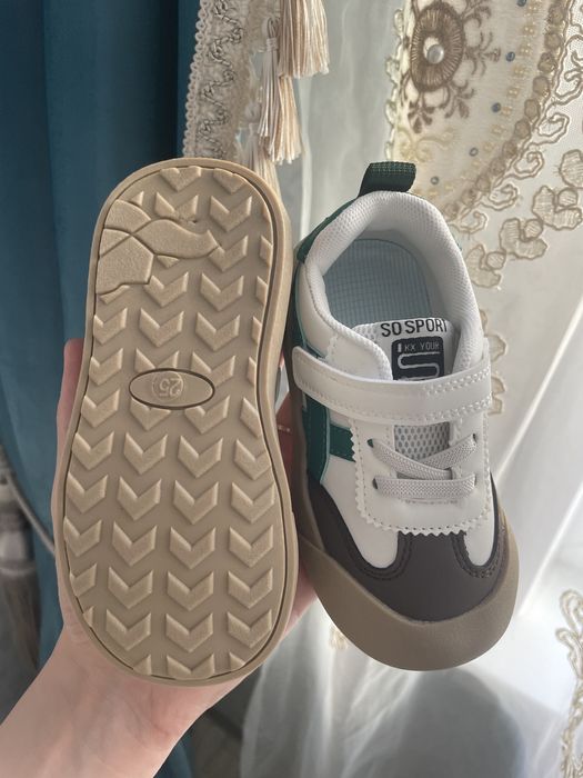 Продам детские кроссовки НОВЫЕ