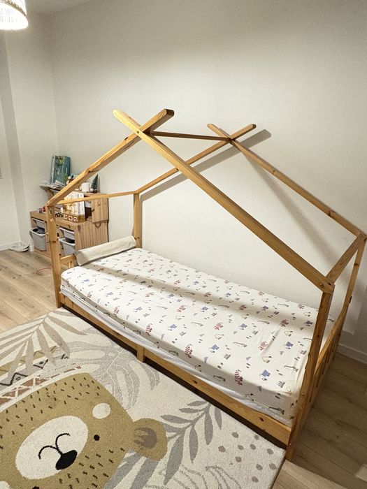 Детско легло къща - бор масив