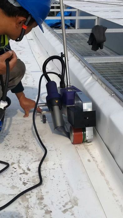 Том қисимларни ПВХ ва Геоменбрана билан ёпиш.    Polivinilxlorid