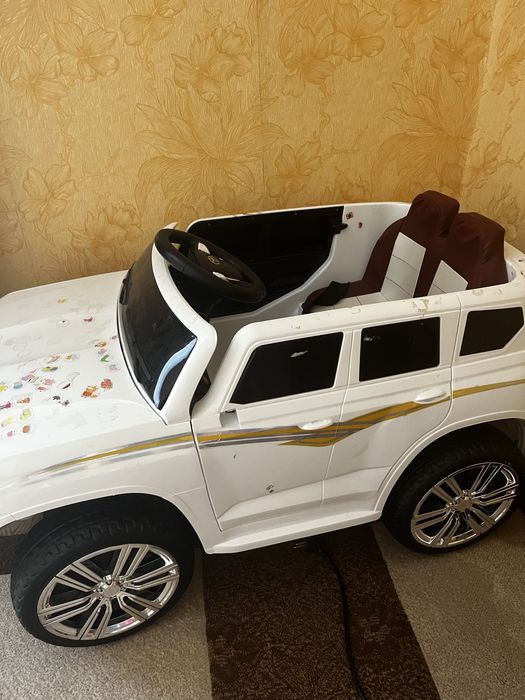 Продам детскую машину