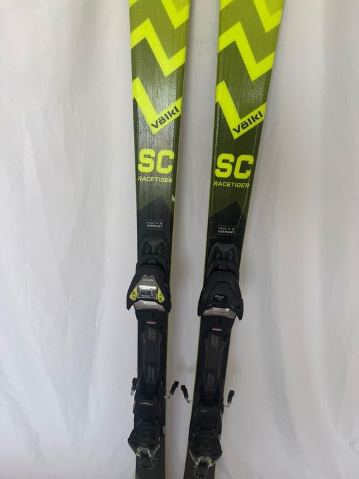 Ski Schiuri race / carve Volkl Racetiger SC Black 165 cm (model 2024-2025)