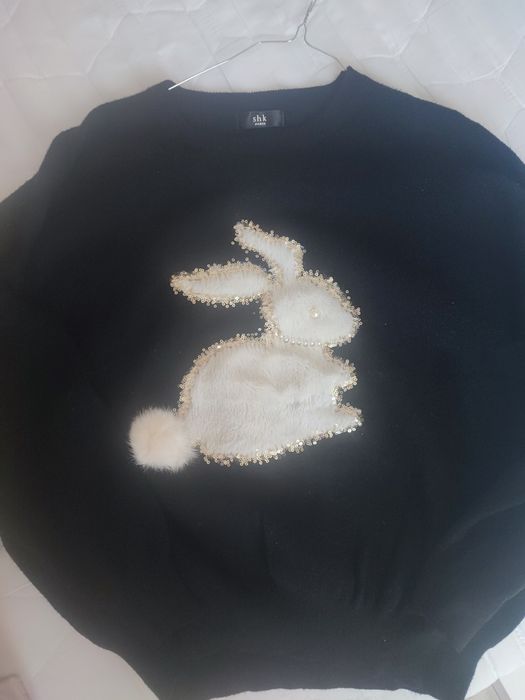 Дамски черен пуловер