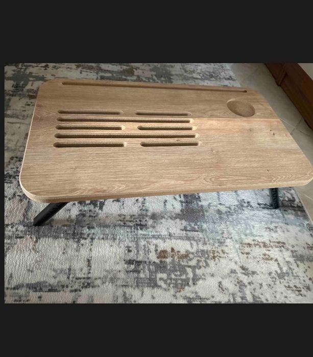 Маса за Лаптоп със сгъваеми крака