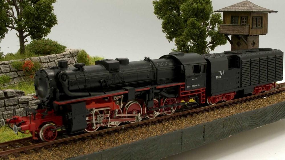 Locomotiva  cu abur BR52 Kondenstender Piko scara ho