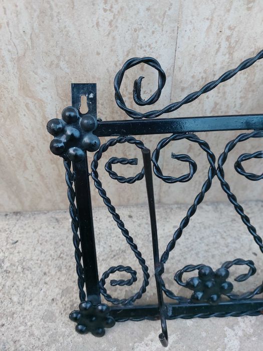 Cuier vintage fier forjat lucrat manual