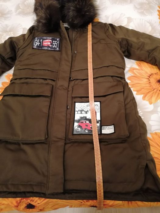 Geaca cu guler de blana naturala captusita cu puf