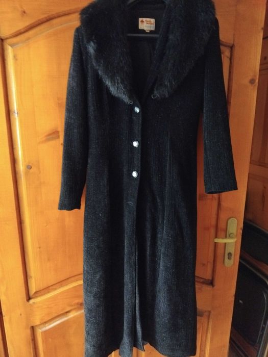 Дамско дълго манто