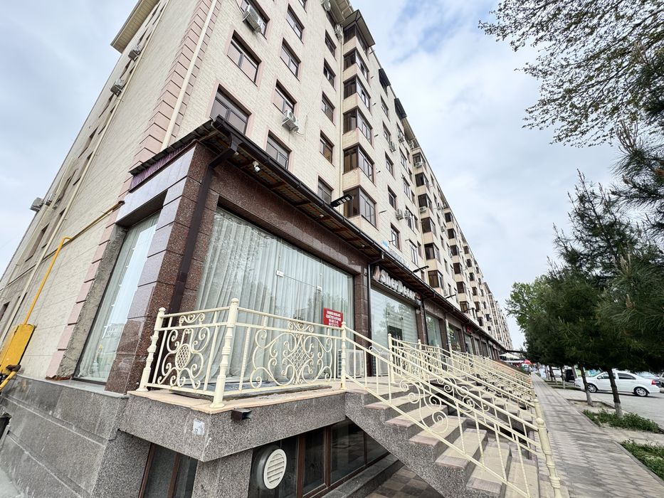 Аренда 70 кв под офис или магазин.