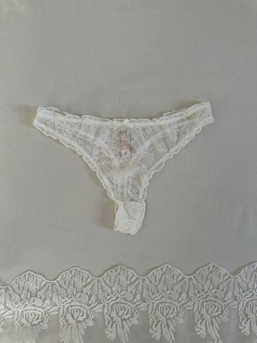 Трусы-стринги кружевные новые