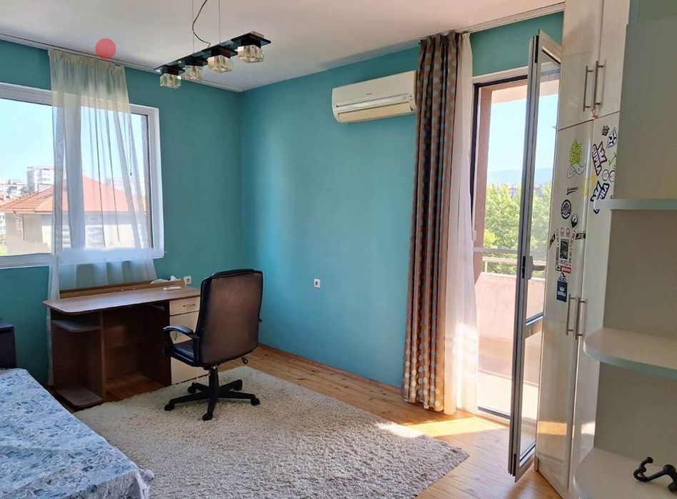 Дава се под наем Тристаен апартамент в Пловдив, Кючук Париж - 110 кв.м за 475 € - Снимка #3