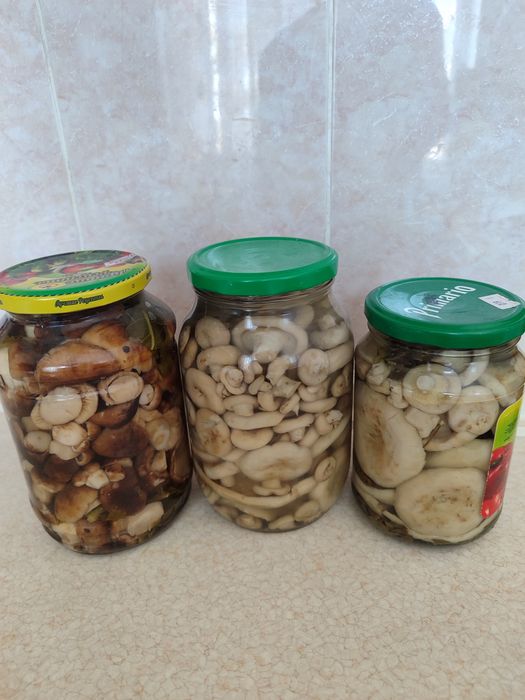 Грибы маринованные,продам.
