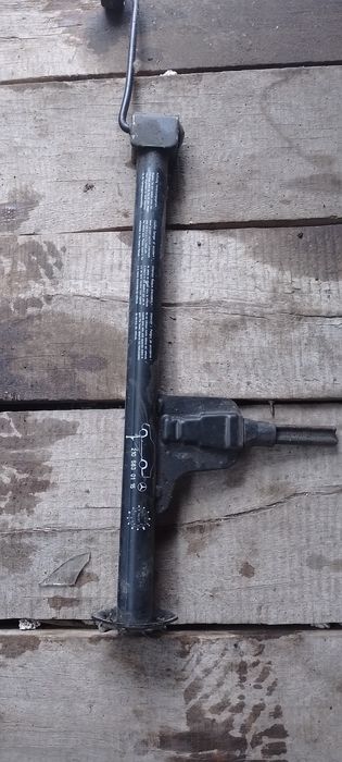 Крик Мерцедес Е300д