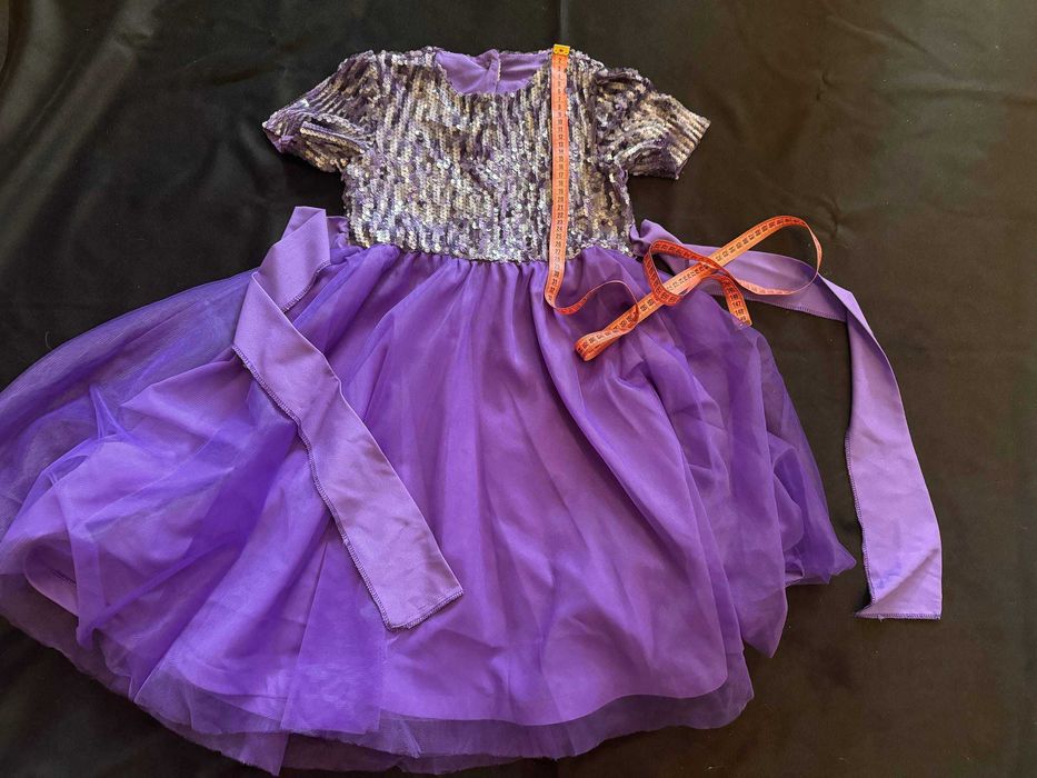 Платья НОВЫЕ детские нарядные разные