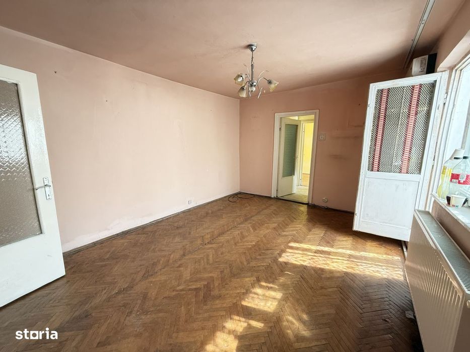 Apartament 2 camere, 52 mp utili, etaj 1, cu boxa la subsol - zona Cet — fotografia 2